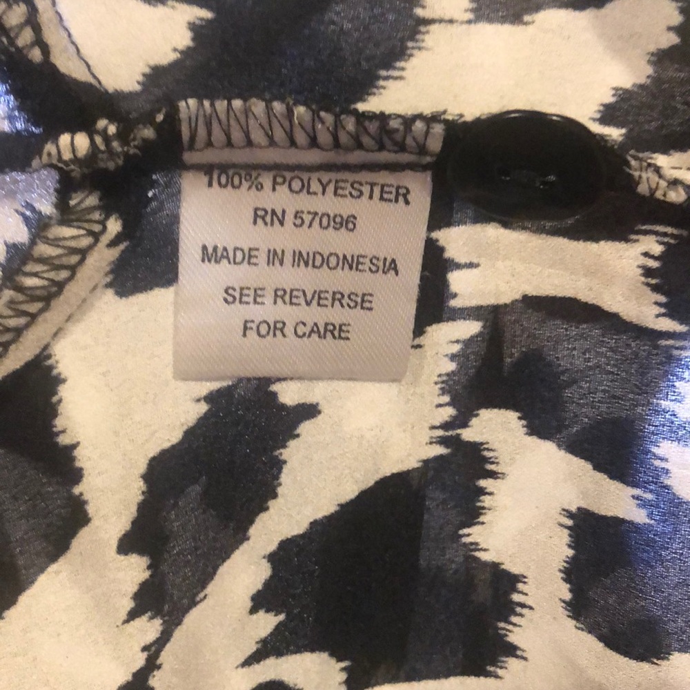 Dressbarn blouse size S EUC - Picture 3 of 3